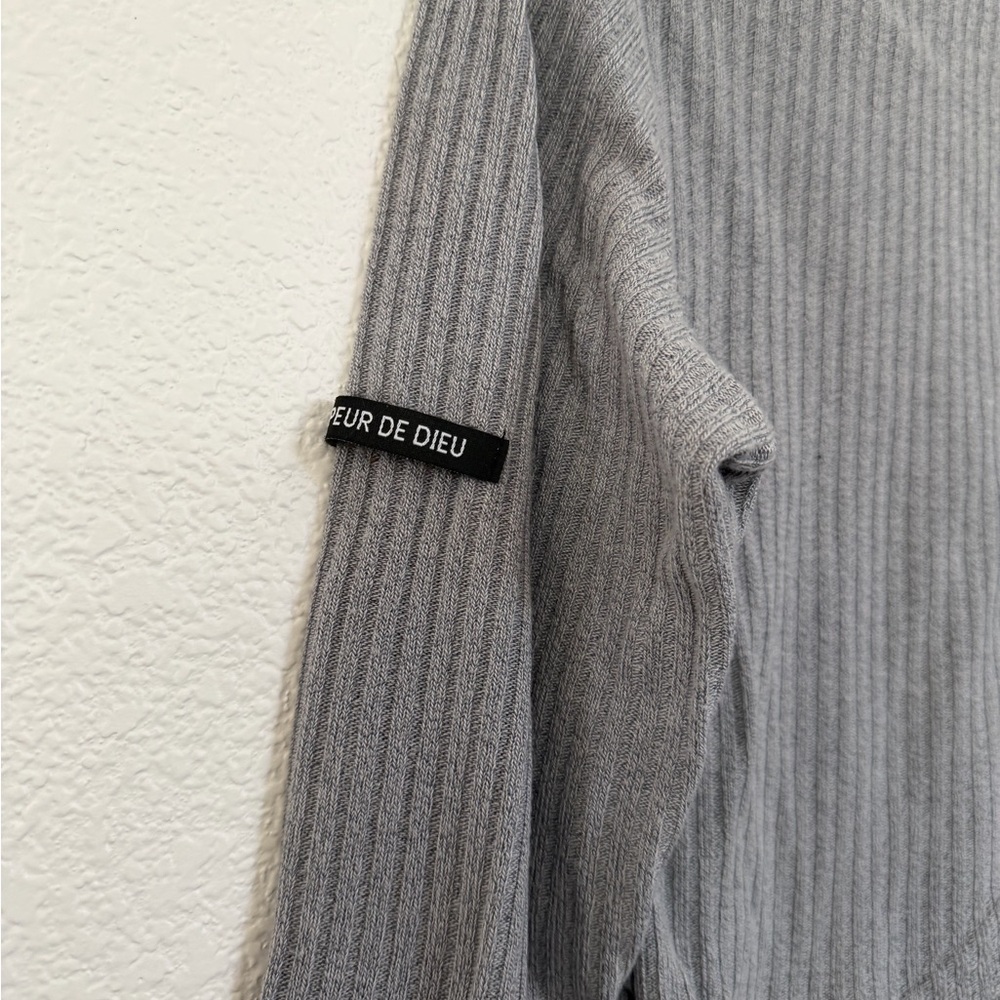 Gray Ribbed Long Sleeve Crop Top - Picture 9 of 10